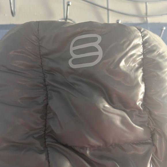 Aritzia SuperPuff- The Super Resort High Gloss Jacket - Picture 4 of 10